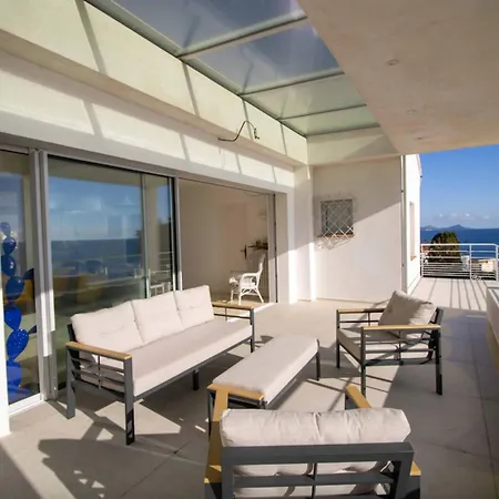 Semesterbostad Beautiful House With Pool Terraces And Garden *