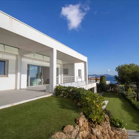 Semesterbostad Beautiful House With Pool Terraces And Garden *