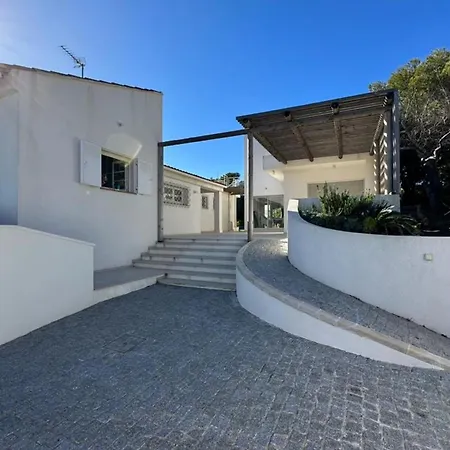 Semesterbostad Beautiful House With Pool Terraces And Garden