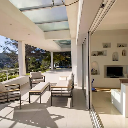 Semesterbostad Beautiful House With Pool Terraces And Garden *