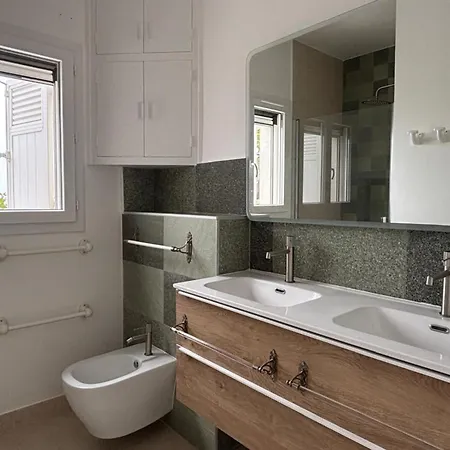 Beautiful House With Pool Terraces And Garden Saint Aygulf